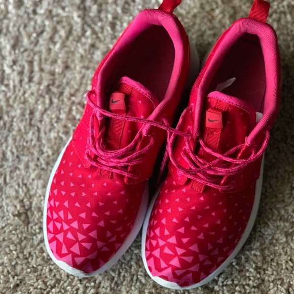 Nike Shoes - Nike ‼️ OFFERS‼️